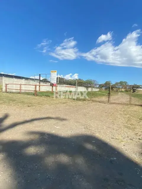TERRENO EN VENTA CON GRAN POTENCIAL PARA DESARROLLO. - 4