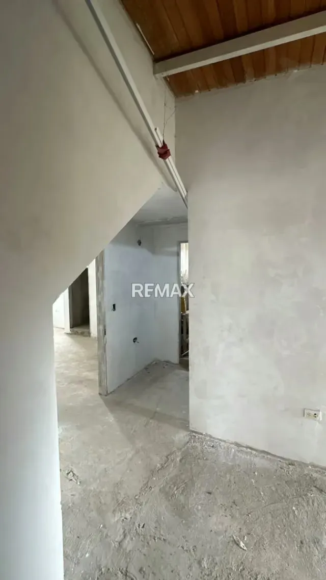 Se Vende Apartamento en Obra Gris frente al Core 1 - 6