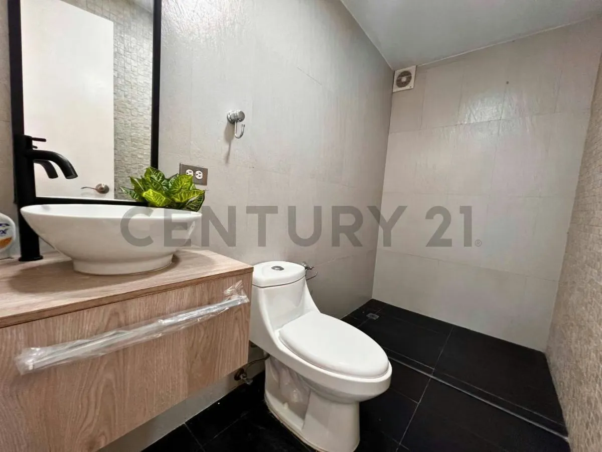 PH EN VENTA EN SEBUCAN, donde el Ávila y la ciudad se asoman en cada ventana - 11