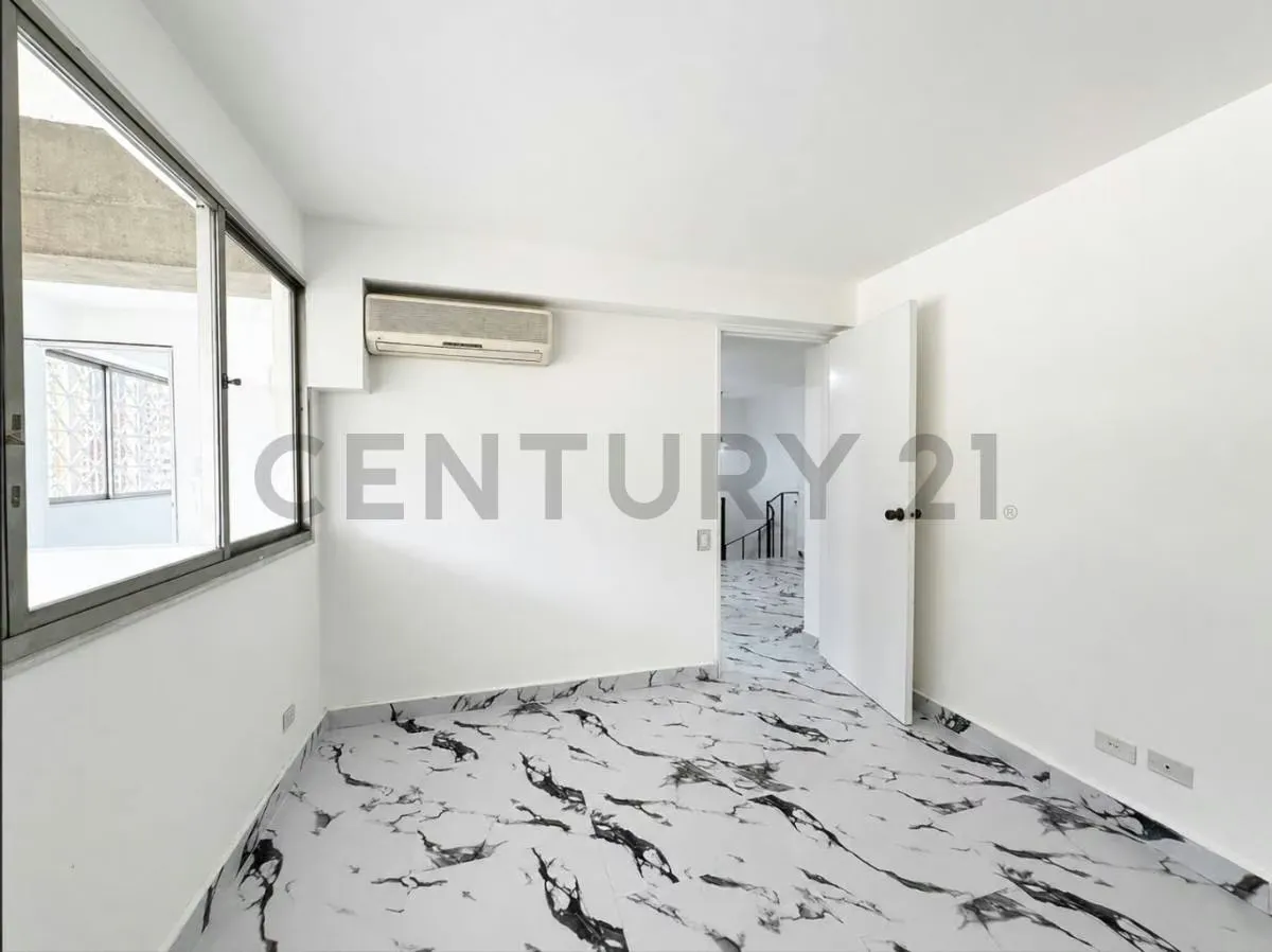 PH EN VENTA EN SEBUCAN, donde el Ávila y la ciudad se asoman en cada ventana - 14