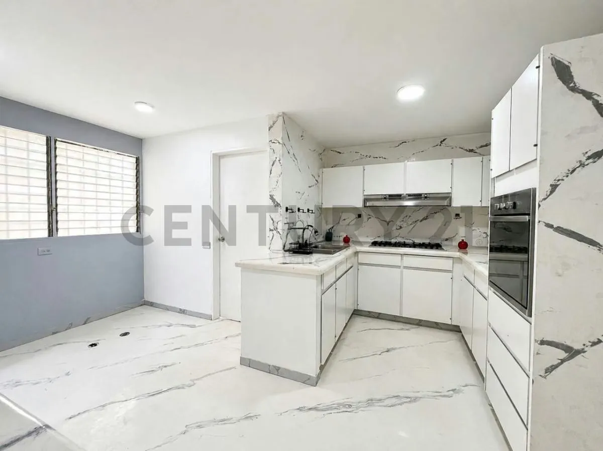 PH EN VENTA EN SEBUCAN, donde el Ávila y la ciudad se asoman en cada ventana - 8