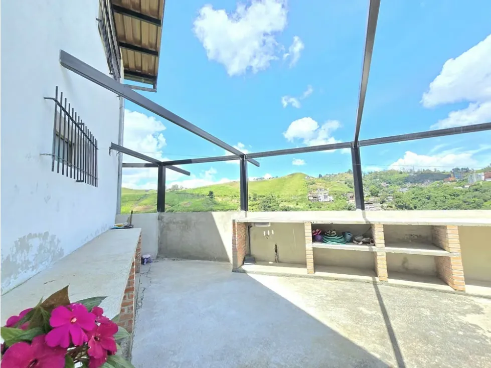 Vendo 3 Galpones con Casa en La Carretera Panamericana Km 18 Carrizal - 29