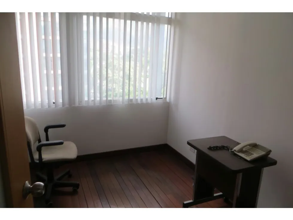 Se vende/alquila oficina/consultorio 215m2 La Castellana 4274 - 7