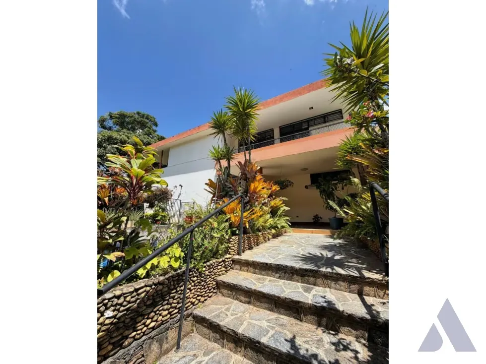 Vendo casa para remodelar 593m2 Caurimare 0271
