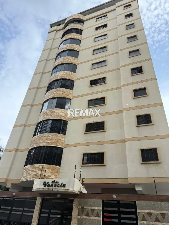 EN VENTA APARTAMENTO EN LA URBANIZACIÓN SAN ISIDRO MARACAY