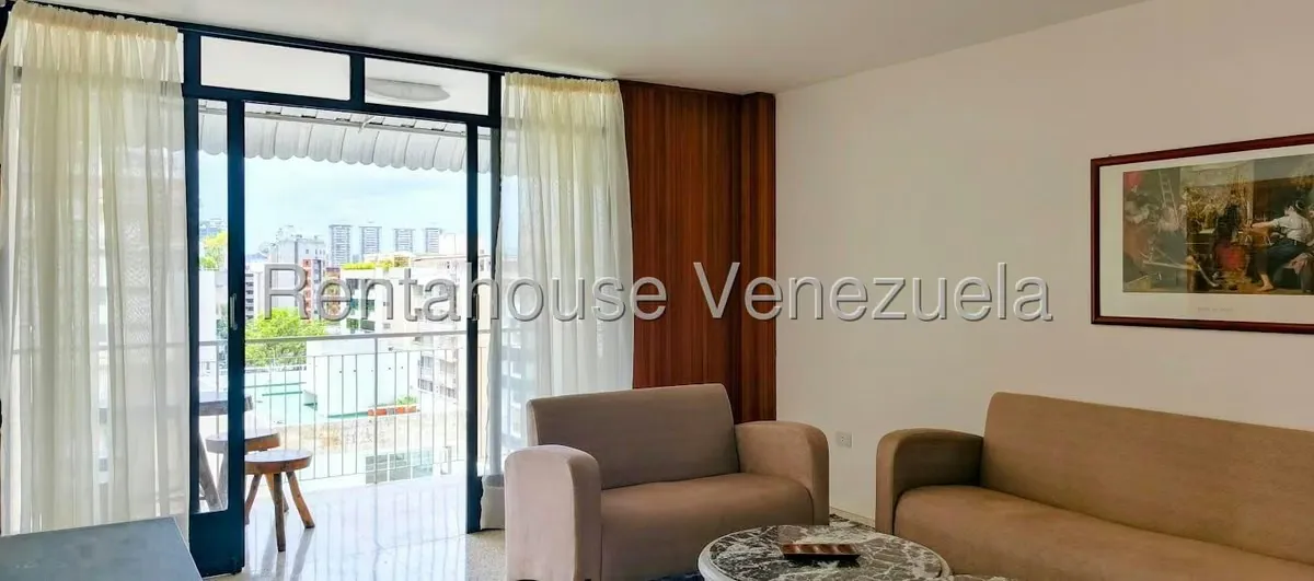 Apartamento (1 Nivel) en Alquiler en Los Palos Grandes, Distrito Metropolitano - 14