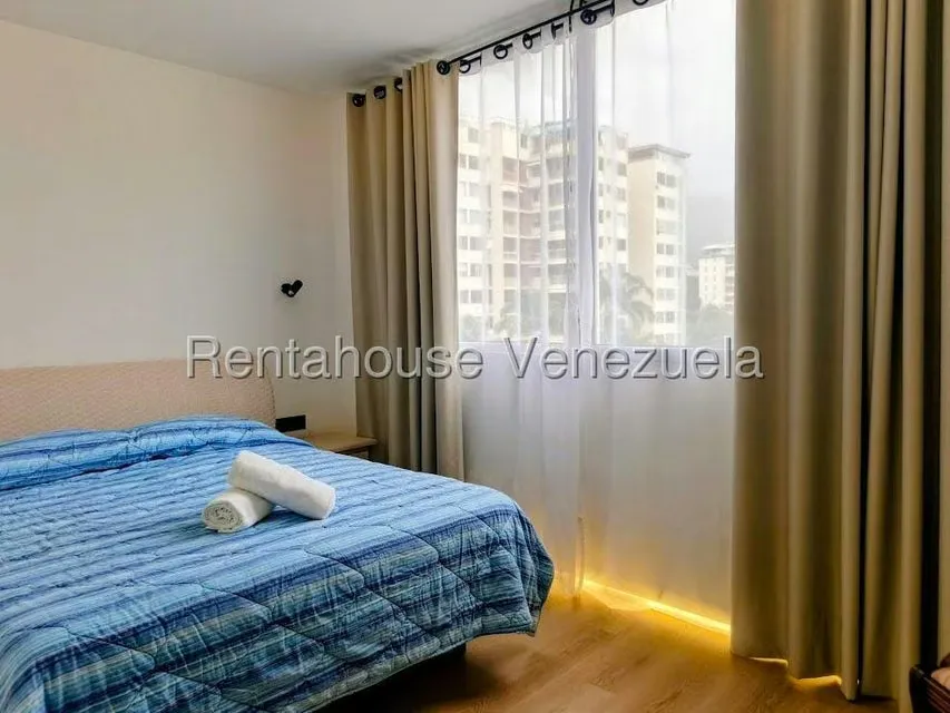 Apartamento (1 Nivel) en Alquiler en Los Palos Grandes, Distrito Metropolitano - 17