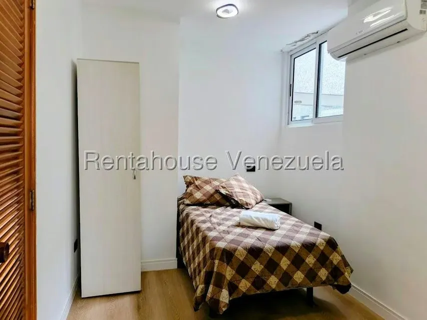 Apartamento (1 Nivel) en Alquiler en Los Palos Grandes, Distrito Metropolitano - 23