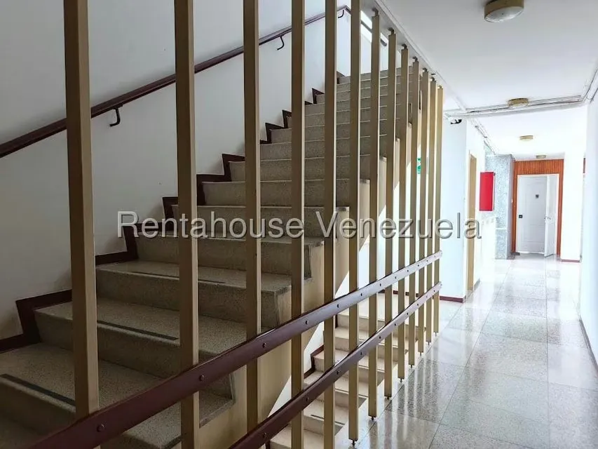 Apartamento (1 Nivel) en Alquiler en Los Palos Grandes, Distrito Metropolitano - 26