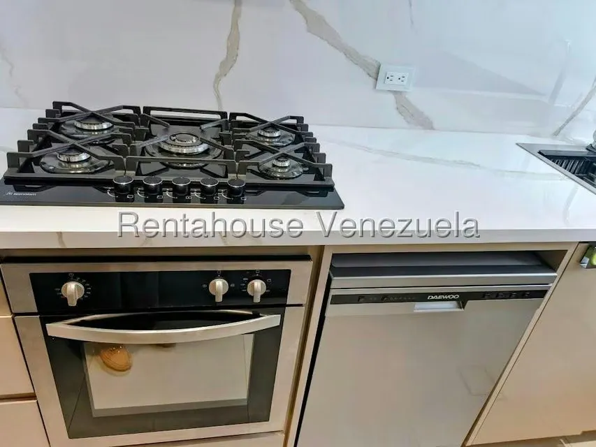 Apartamento (1 Nivel) en Alquiler en Los Palos Grandes, Distrito Metropolitano - 7
