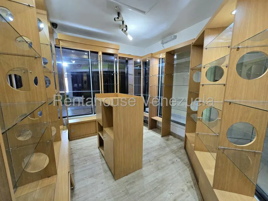 Local Comercial en Alquiler en Avenida Bolivar, Zulia - 5