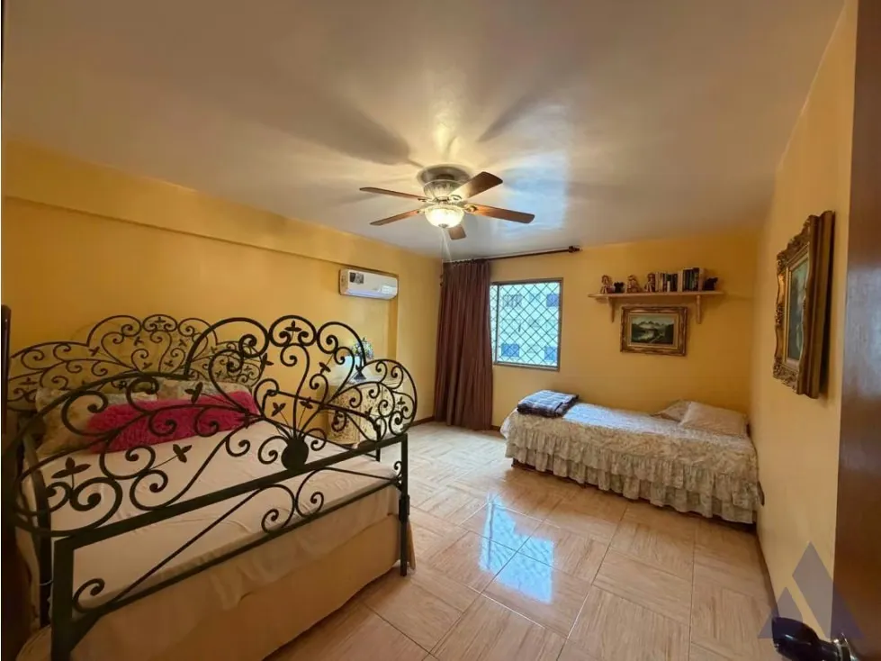 Vendo casa bifamiliar 692m2 El Marques 9739 - 5