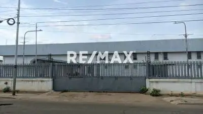 Excelente Galpón Comercial en Alquiler en Av 16 Guajira Sector Plaza de Toros Maracaibo Zulia