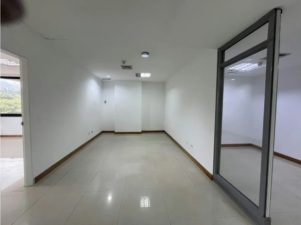 ALQUILER DE OFICINA EN URBANIZACIÓN LAS MERCEDES, MUNICIPIO BARUTA - 26