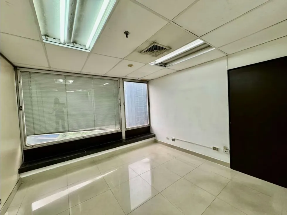 Se vende oficina 245m2 El Rosal - 14