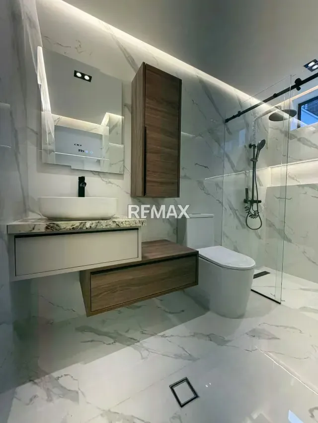En Venta Casa en el Trigal Centro - Calle cerrada con vigilancia las 24 horas - 17