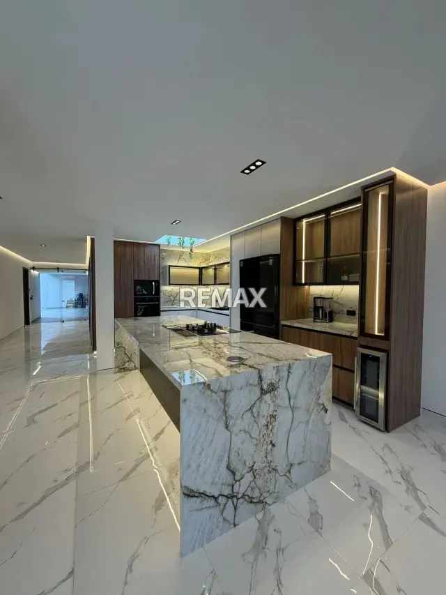 En Venta Casa en el Trigal Centro - Calle cerrada con vigilancia las 24 horas - 3