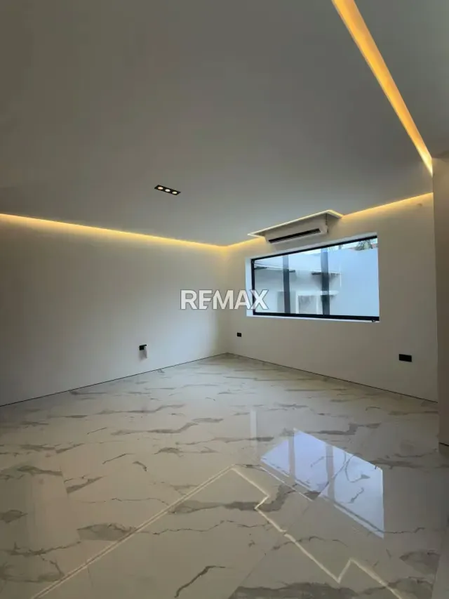 En Venta Casa en el Trigal Centro - Calle cerrada con vigilancia las 24 horas - 8