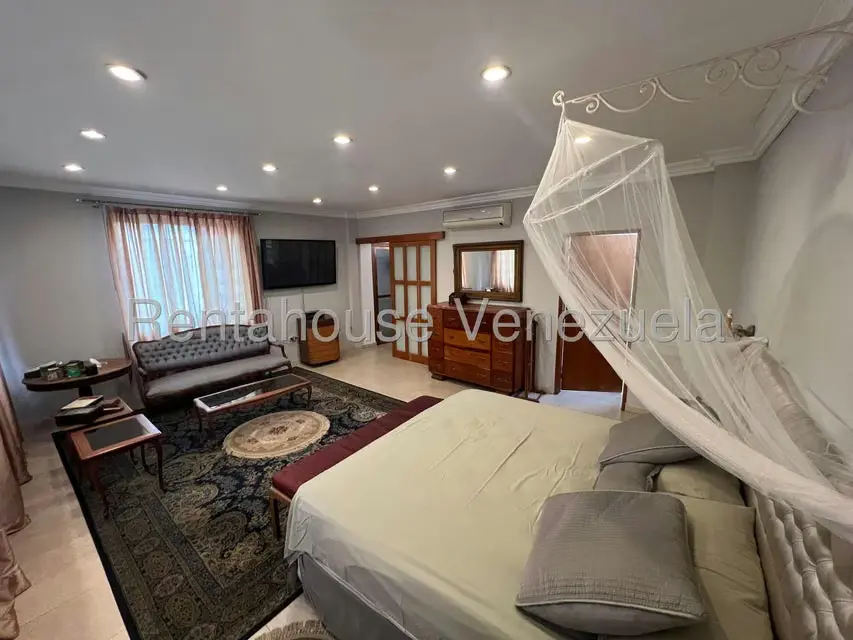 Casa (Duplex) en Venta en La Florida, Distrito Metropolitano - 13