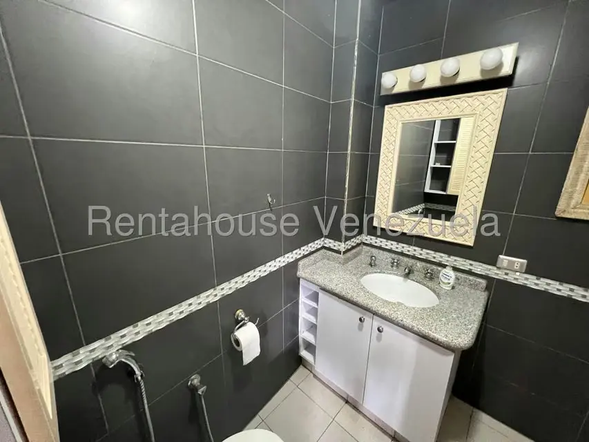 Casa (Duplex) en Venta en La Florida, Distrito Metropolitano - 23