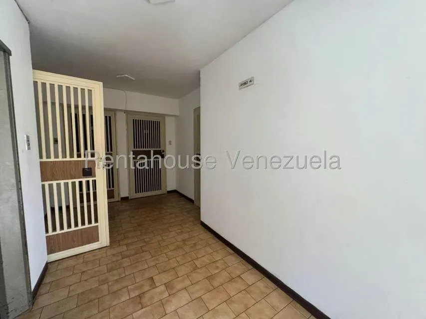 Apartamento (1 Nivel) en Venta en La Urbina, Distrito Metropolitano - 5
