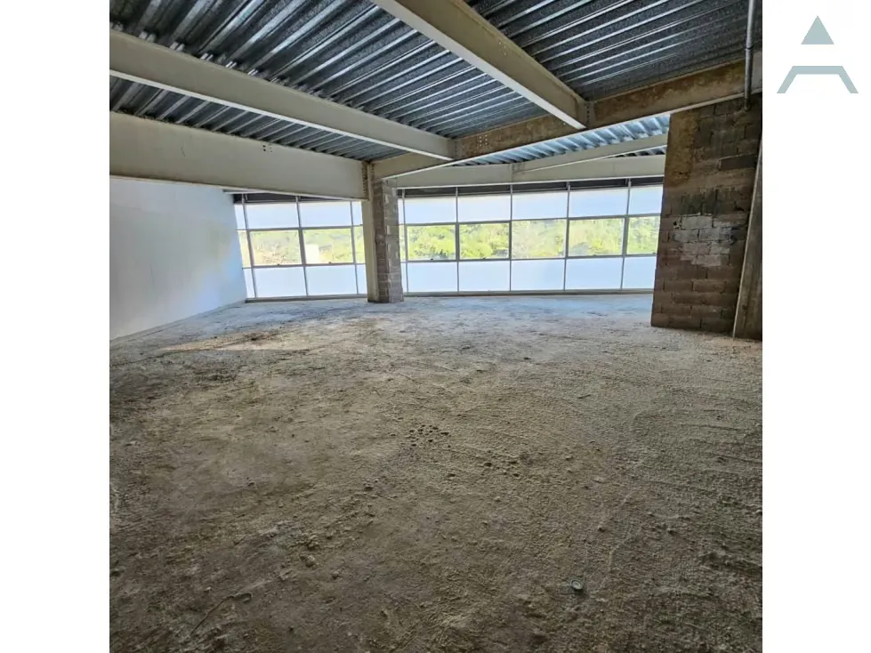 Se Alquila Oficinas desde 50m² a 300m² Cerro Verde - 4