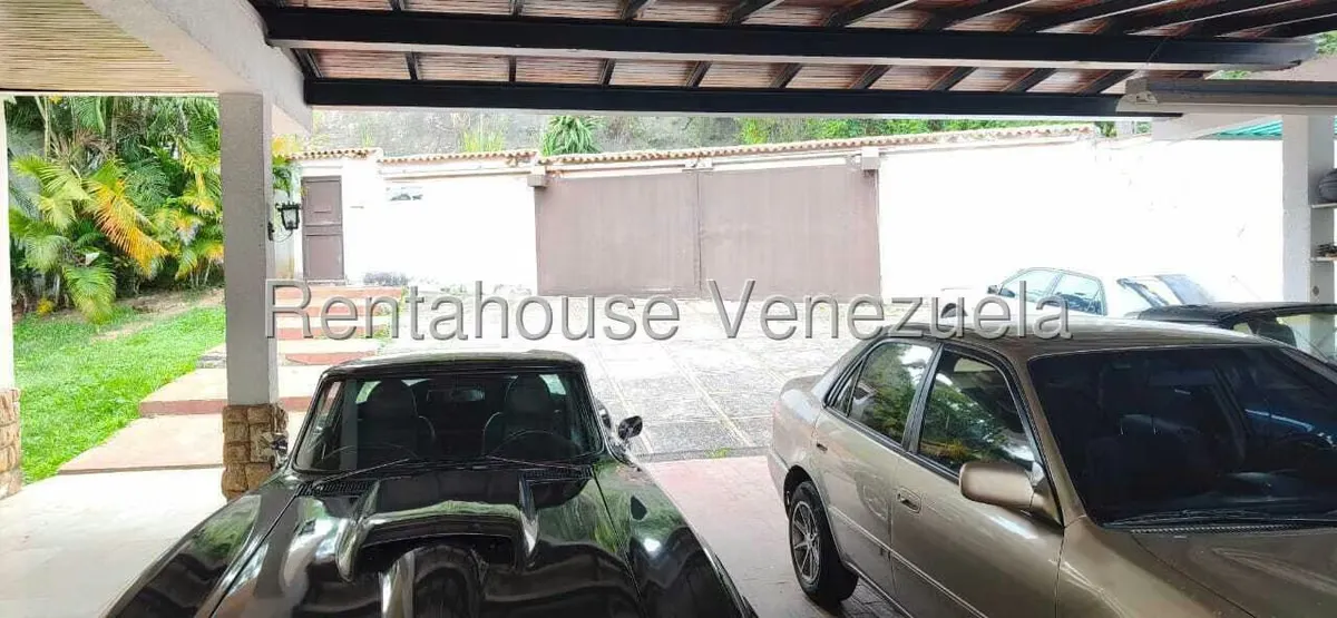 Casa (Multipes Niveles) en Venta en Prados del Este, Distrito Metropolitano - 35