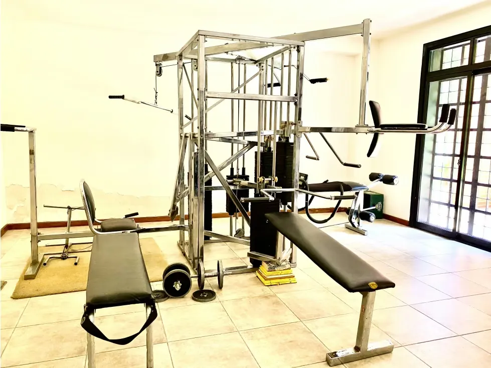 EDIFICIO URBANIZACION MIRANDA CON 3 EXCLUSIVOS APARTAMENTOS 15 P/E - 18