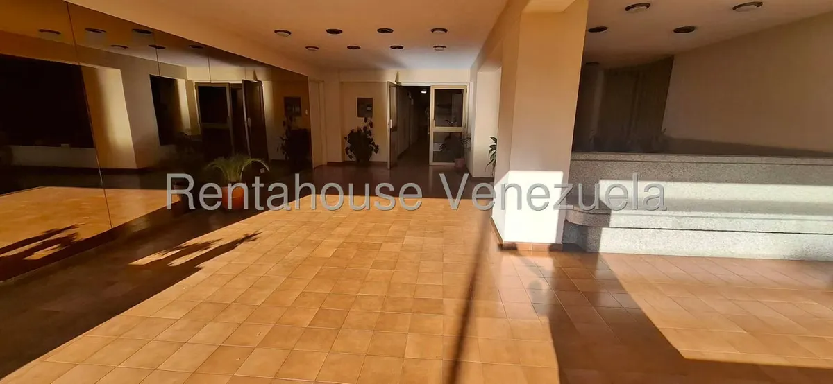 Apartamento (1 Nivel) en Venta en Miranda, Distrito Metropolitano - 2