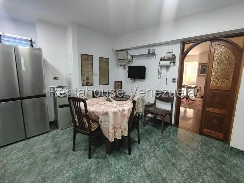 Apartamento (1 Nivel) en Alquiler en La Tahona, Distrito Metropolitano - 12