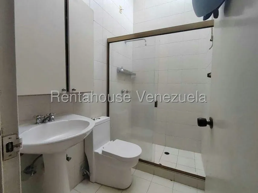 Apartamento (1 Nivel) en Alquiler en La Tahona, Distrito Metropolitano - 29