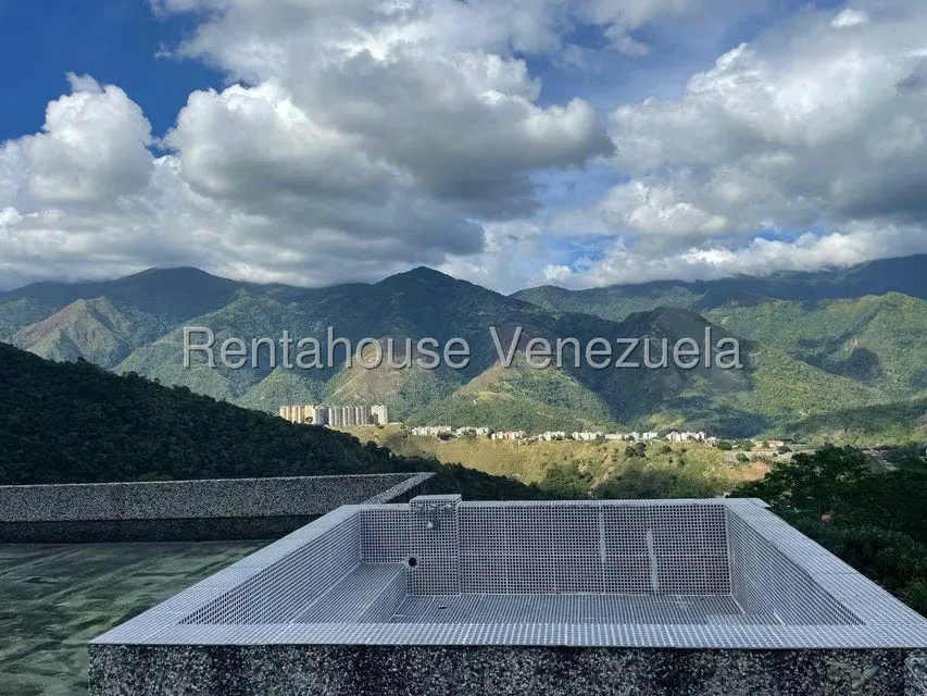 Casa (Multipes Niveles) en Venta en Parque Caiza, Distrito Metropolitano