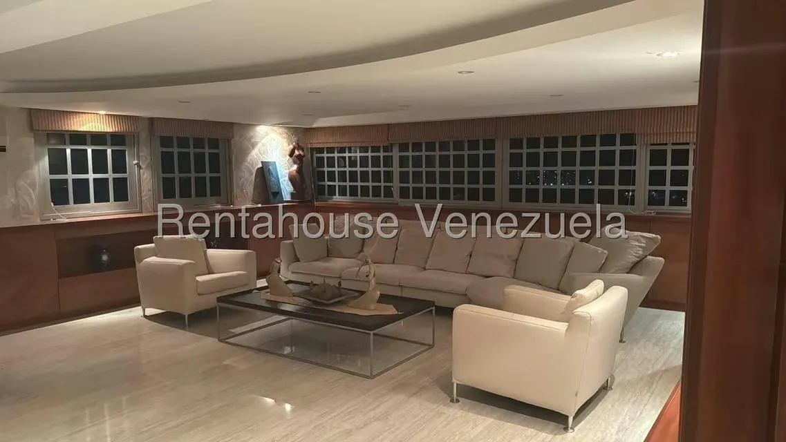 Casa (Multipes Niveles) en Venta en Parque Caiza, Distrito Metropolitano - 2