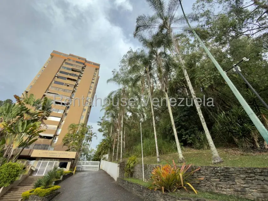 Apartamento (1 Nivel) en Alquiler en Los Naranjos del Cafetal, Distrito Metropolitano