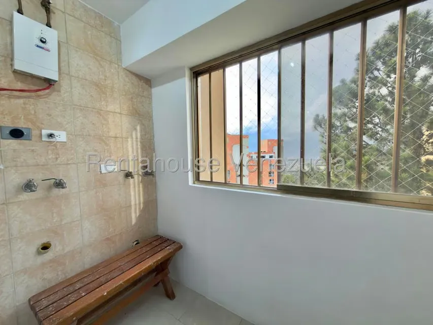 Apartamento (1 Nivel) en Alquiler en Los Naranjos del Cafetal, Distrito Metropolitano - 11