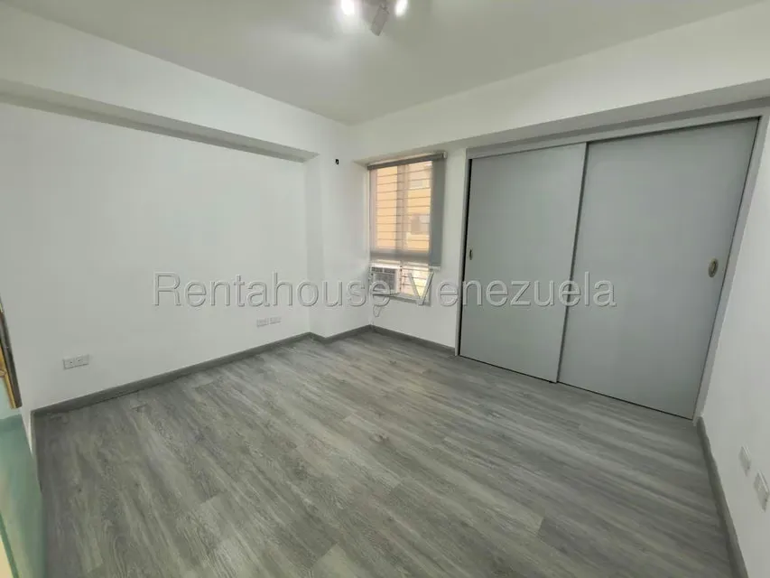 Apartamento (1 Nivel) en Alquiler en Los Naranjos del Cafetal, Distrito Metropolitano - 16
