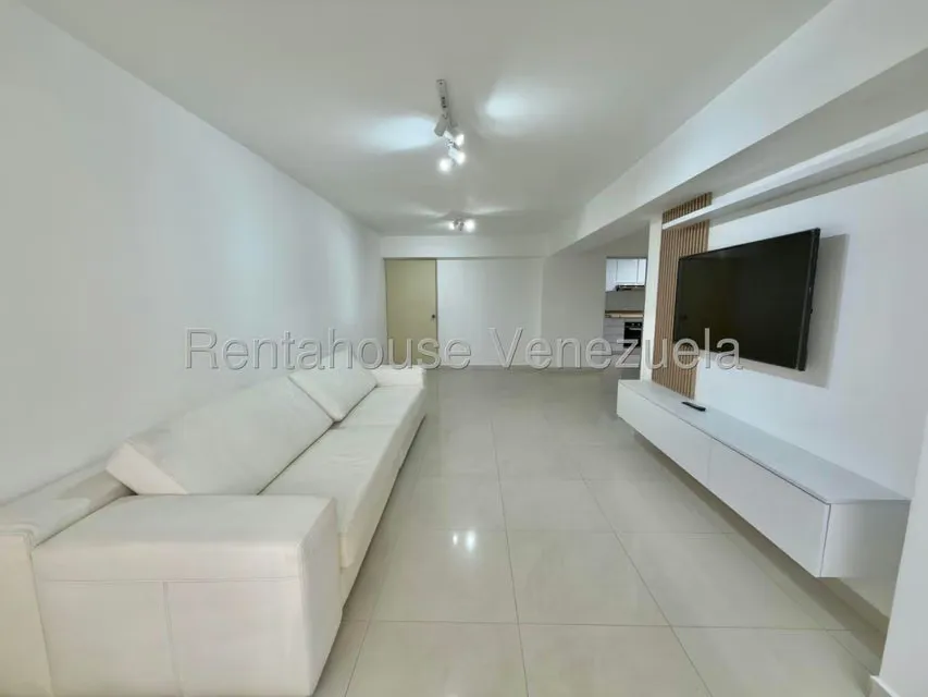 Apartamento (1 Nivel) en Alquiler en Los Naranjos del Cafetal, Distrito Metropolitano - 4