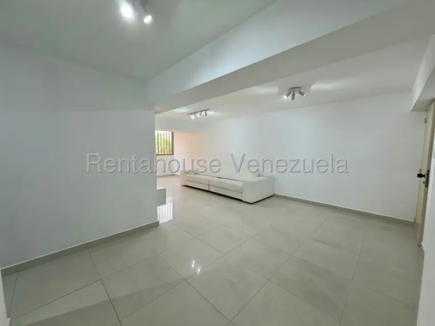 Apartamento (1 Nivel) en Alquiler en Los Naranjos del Cafetal, Distrito Metropolitano - 8