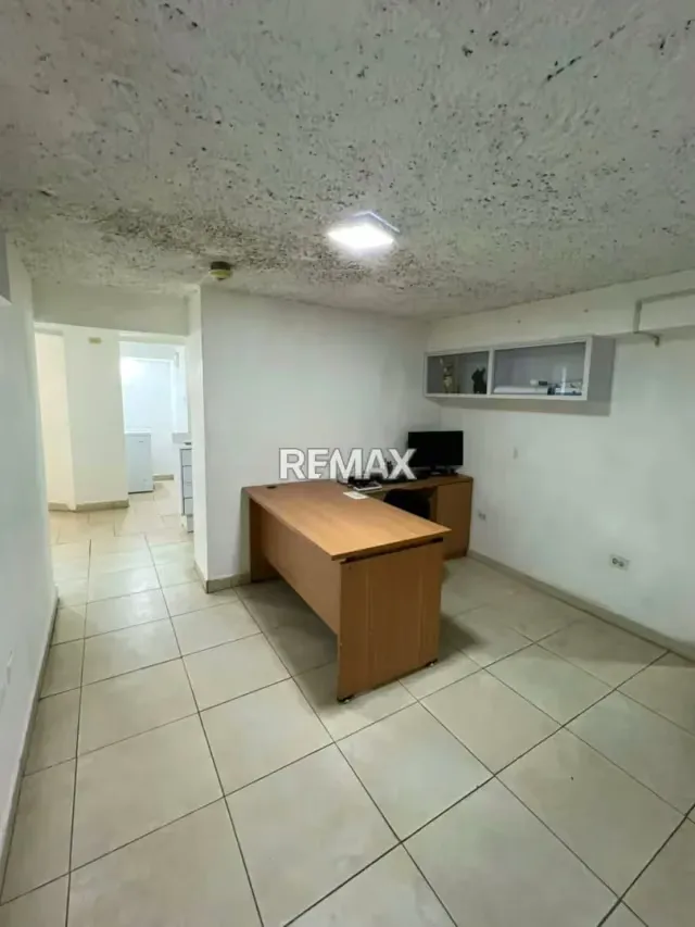 LOCAL COMERCIAL EN CC. LA REDOMA, LOS ROBLES, ISLA DE MARGARITA, MANEIRO - 11