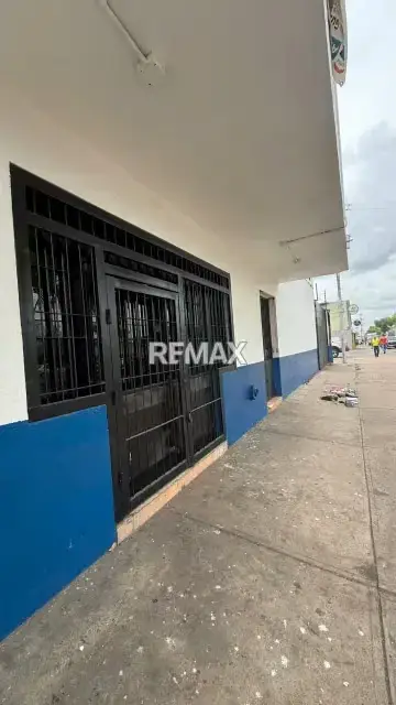 Se Alquila Local Comercial Av. Juncal