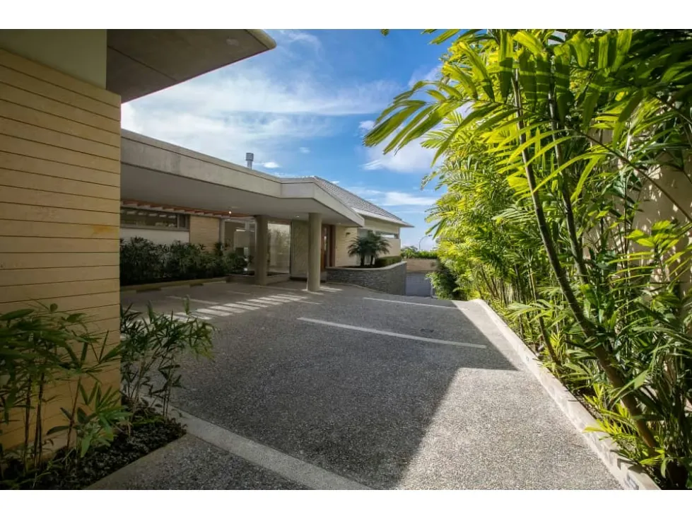 Vendo casa 750m2 La Lagunita 2713 - 2