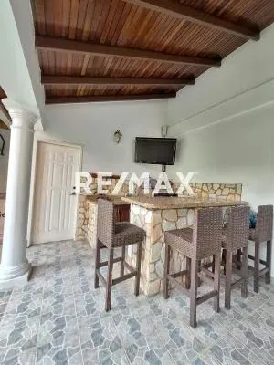 QUINTA LISTA PARA HABITAR EN VENTA URB. VISTA LINDA CHARALLAVE - 2
