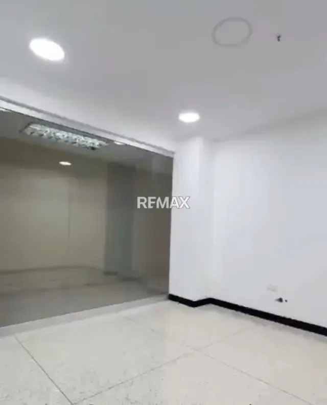 En alquiler hermosas 5 oficinas privadas en el CC Plaza - 2