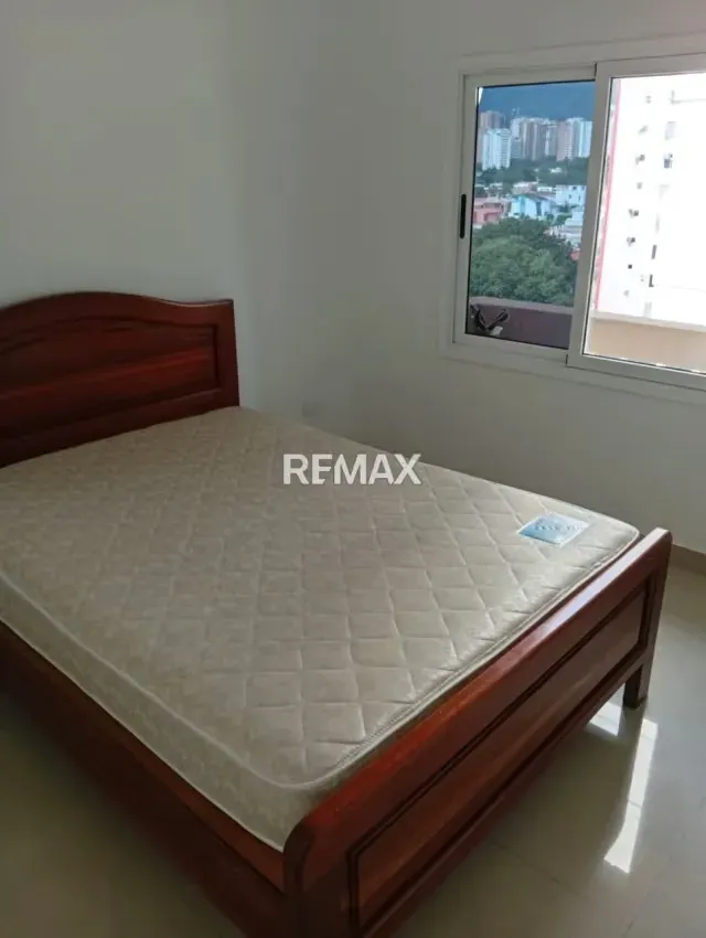 EN VENTA APARTAMENTO RES. MONREALE URB. LAS CHIMENEAS - 9