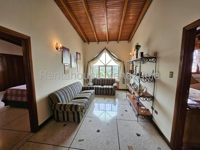 Casa (Multipes Niveles) en Venta en Prados del Este, Distrito Metropolitano - 28
