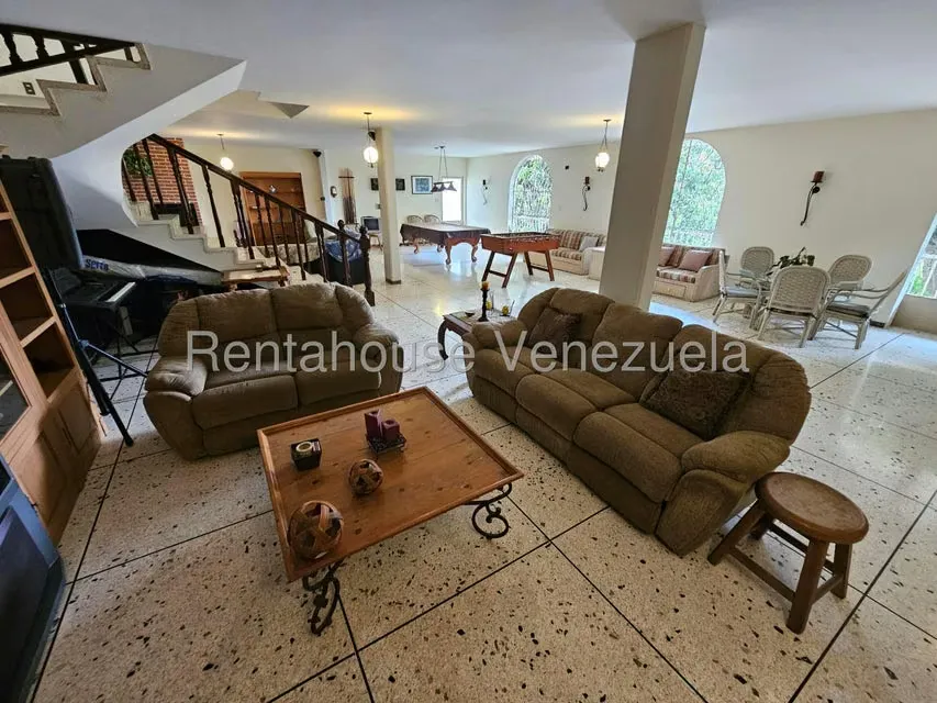 Casa (Multipes Niveles) en Venta en Prados del Este, Distrito Metropolitano - 38