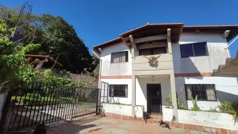 VENTA CASA SAN ANTONIO DE LOS ALTOS 261 m2 4h+s/4b+s/10p