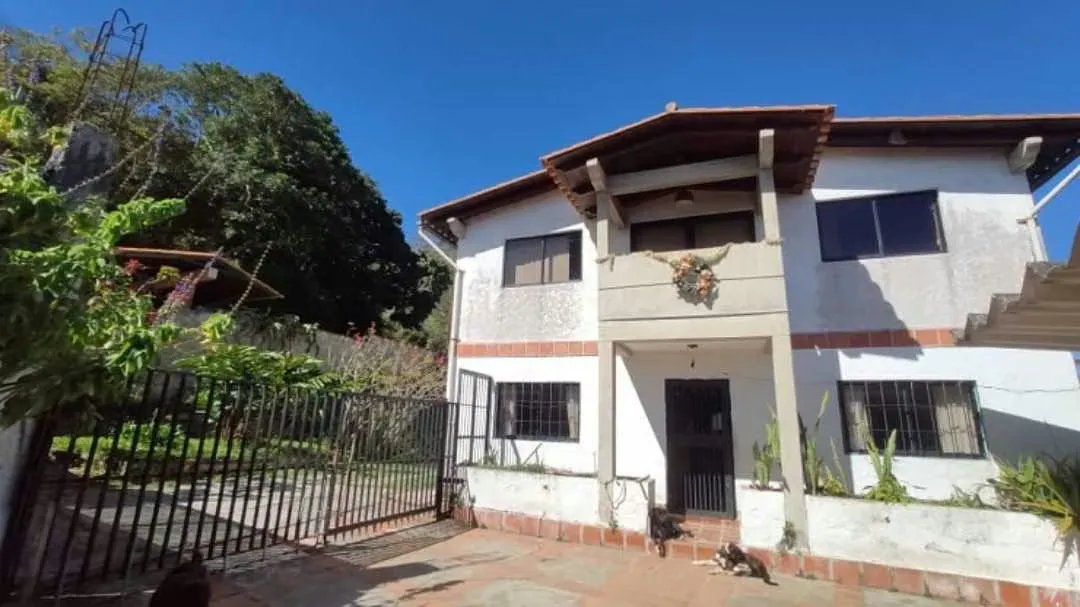 VENTA CASA SAN ANTONIO DE LOS ALTOS 261 m2 4h+s/4b+s/10p