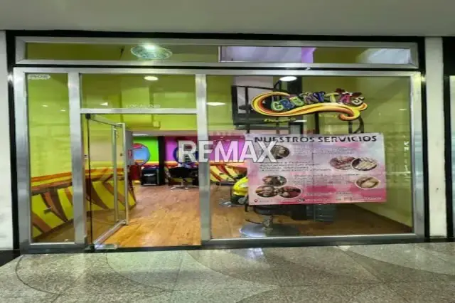 En Venta Local Comercial en CC Paseo Estación Central