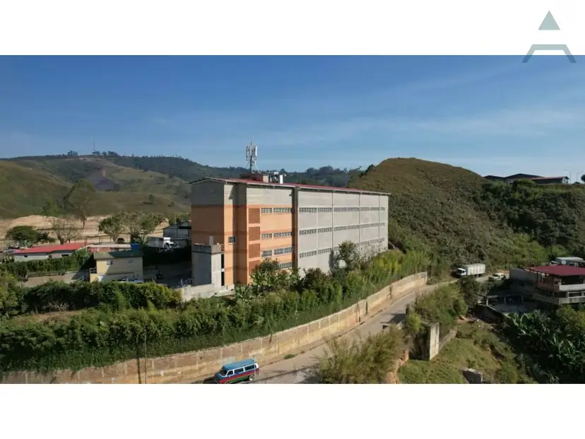 Se alquila Local Comercial 764m² 1p San Antonio de Los Altos